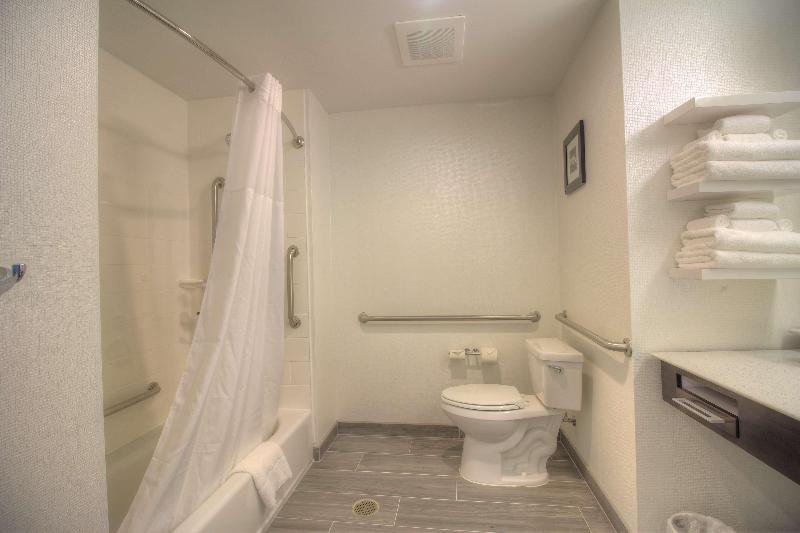 Hampton Inn West Plains image