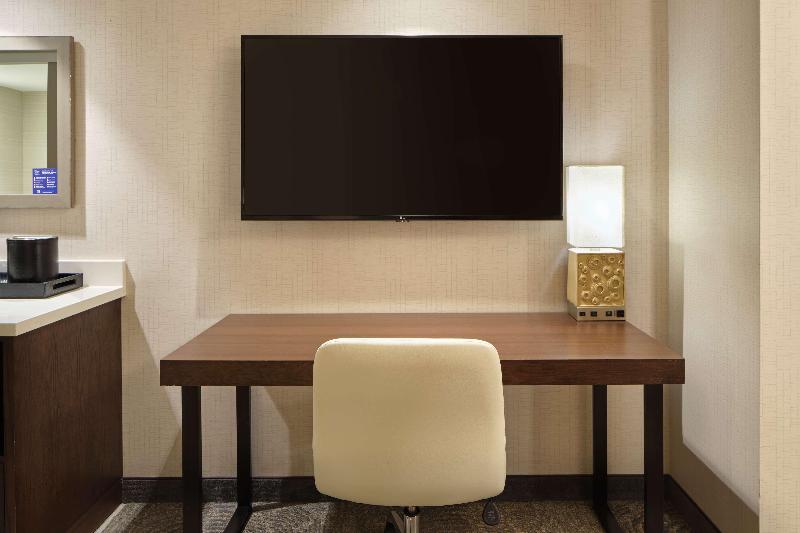 Embassy Suites by Hilton Oahu Kapolei image