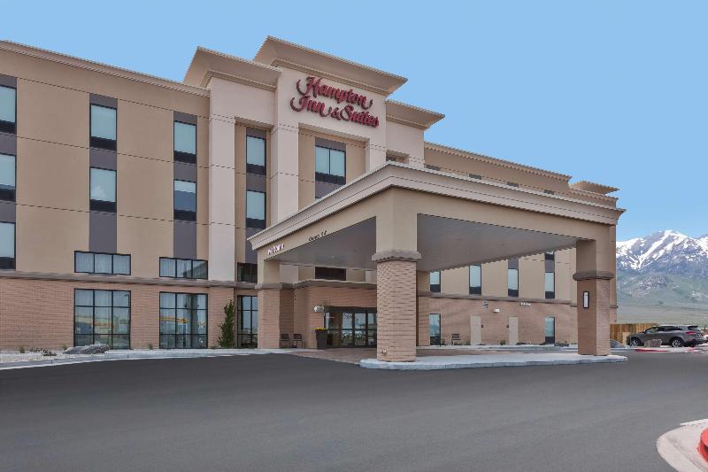 Hampton Inn & Suites Wells image