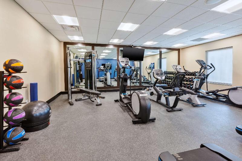 Hampton Inn & Suites Wells image