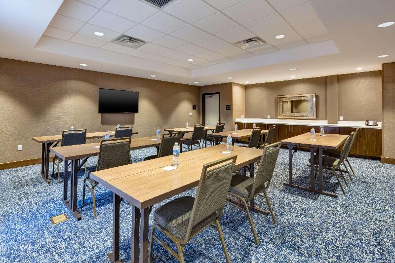 Hampton Inn & Suites Wells image