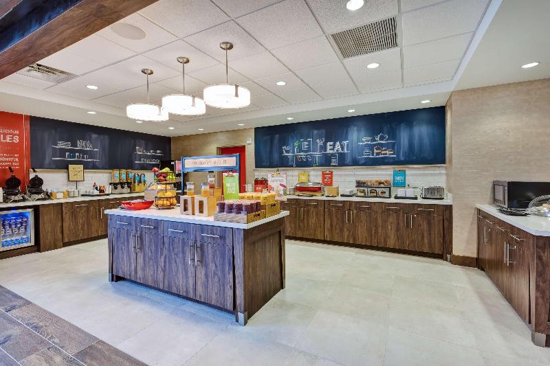 Hampton Inn & Suites Wells image
