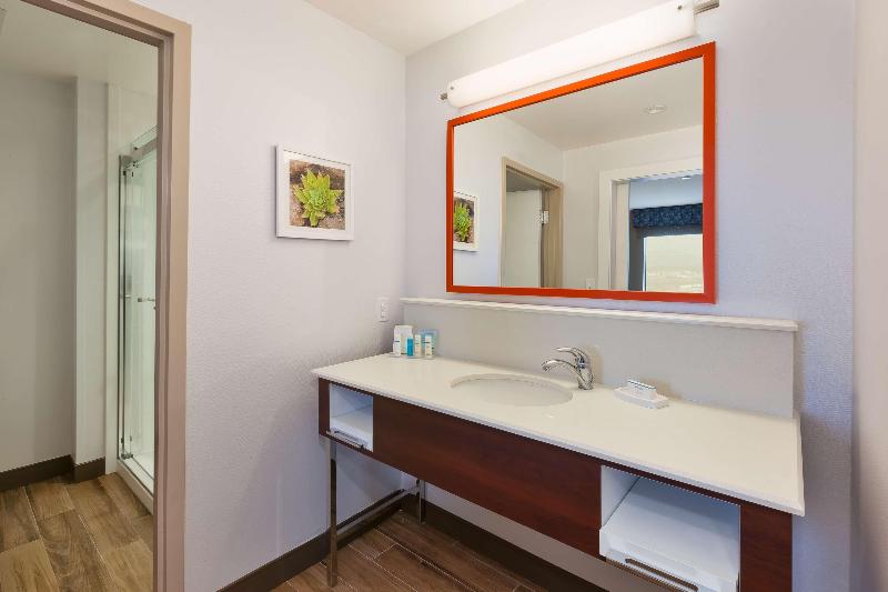 Hampton Inn & Suites Wells image