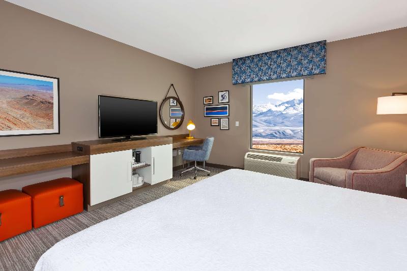 Hampton Inn & Suites Wells image