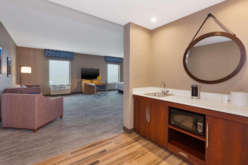 Hampton Inn & Suites Wells image