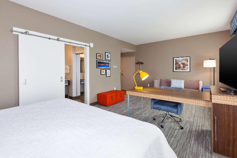 Hampton Inn & Suites Wells image