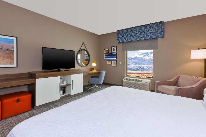 Hampton Inn & Suites Wells image