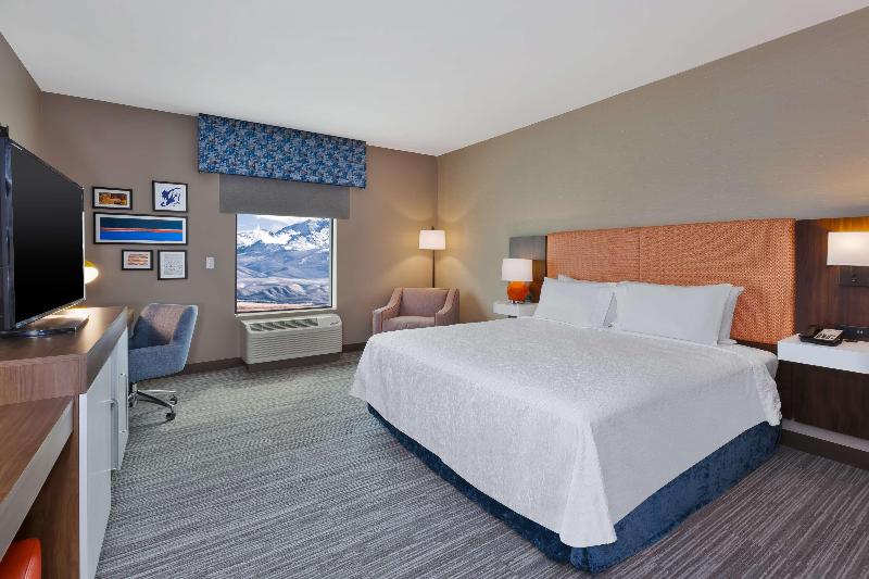 Hampton Inn & Suites Wells image