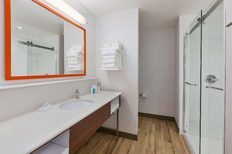 Hampton Inn & Suites Wells image
