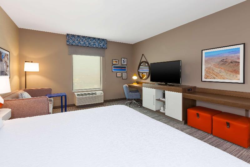 Hampton Inn & Suites Wells image