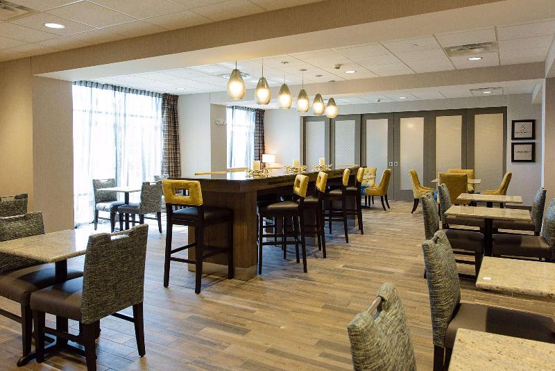 Hampton Inn By Hilton Superior Duluth image