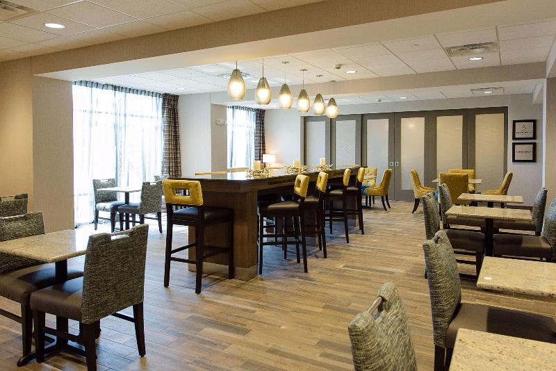 Hampton Inn By Hilton Superior Duluth image