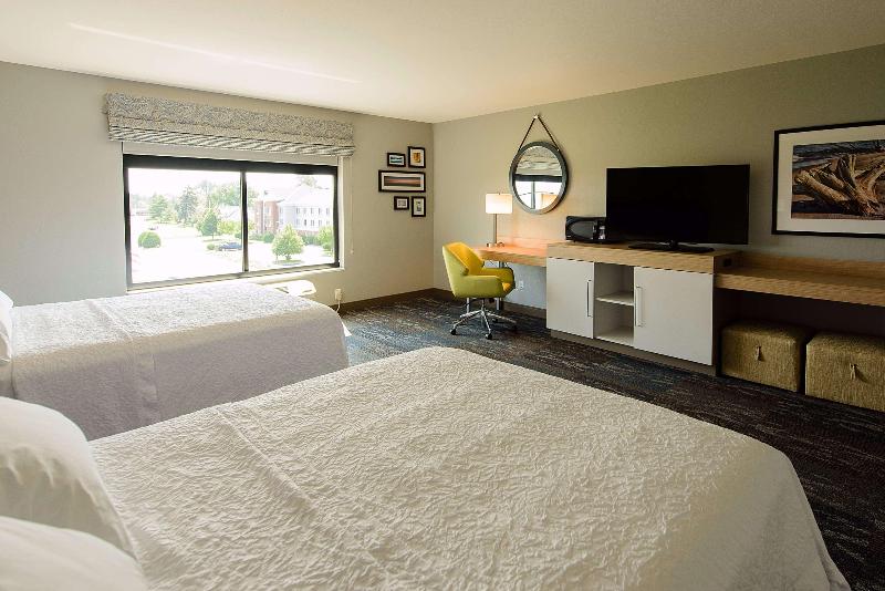 Hampton Inn By Hilton Superior Duluth image