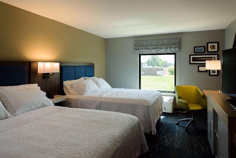 Hampton Inn By Hilton Superior Duluth image