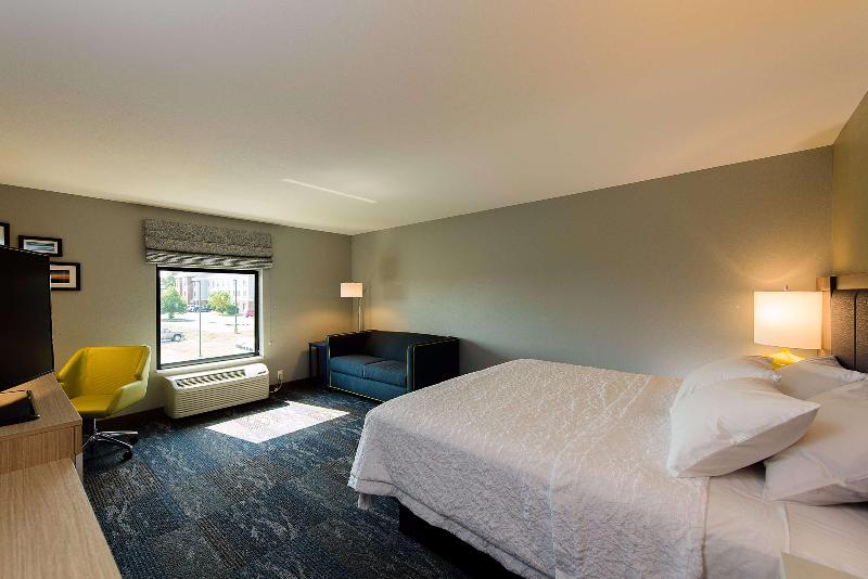 Hampton Inn By Hilton Superior Duluth image