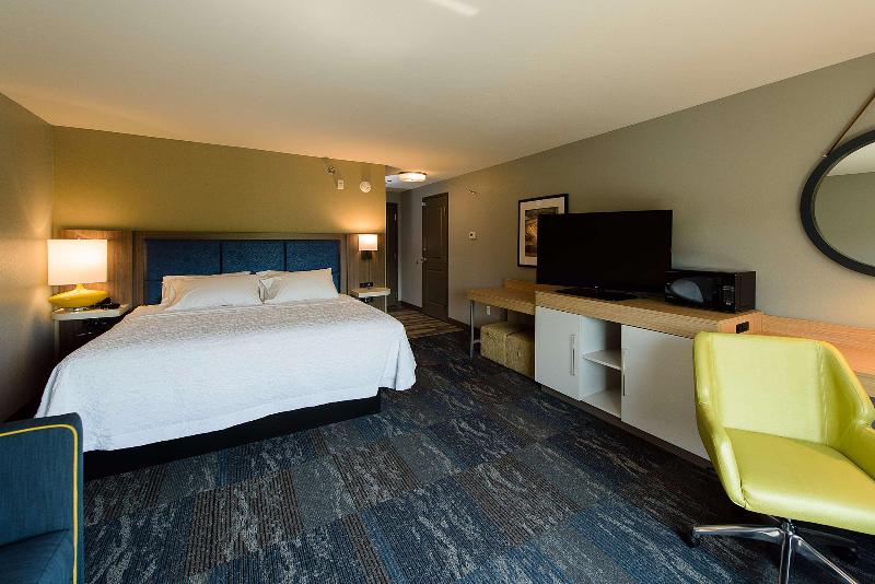 Hampton Inn By Hilton Superior Duluth image