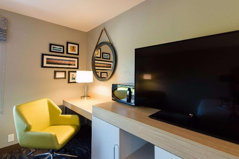 Hampton Inn By Hilton Superior Duluth image