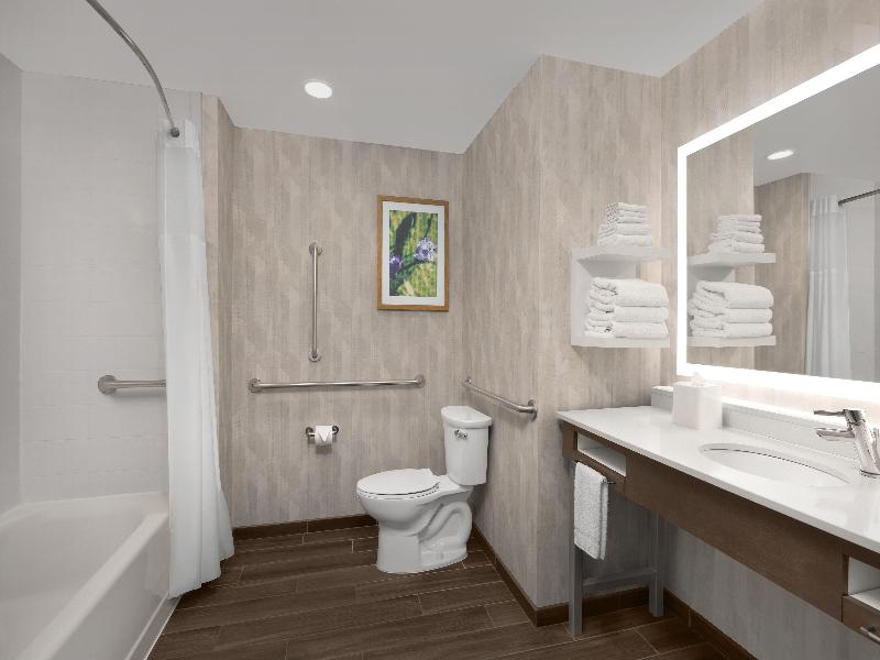 Hampton Inn Kernersville image