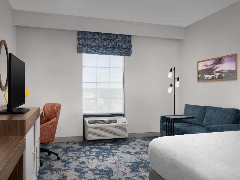 Hampton Inn Kernersville image