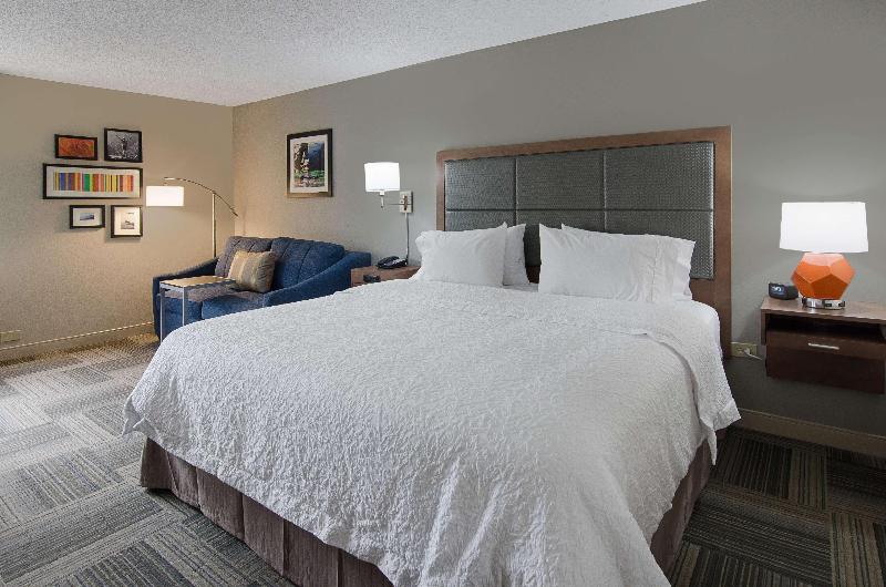 Hampton Inn Covington image