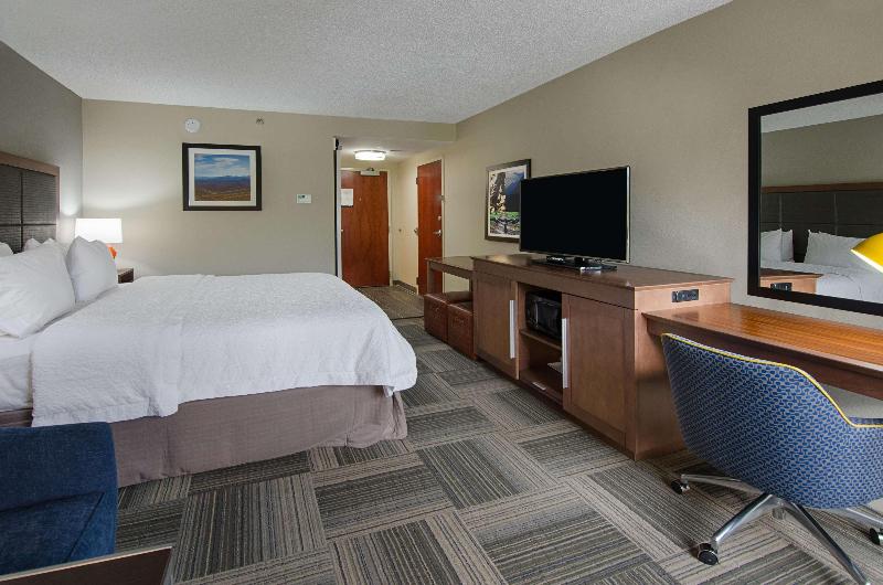Hampton Inn Covington image