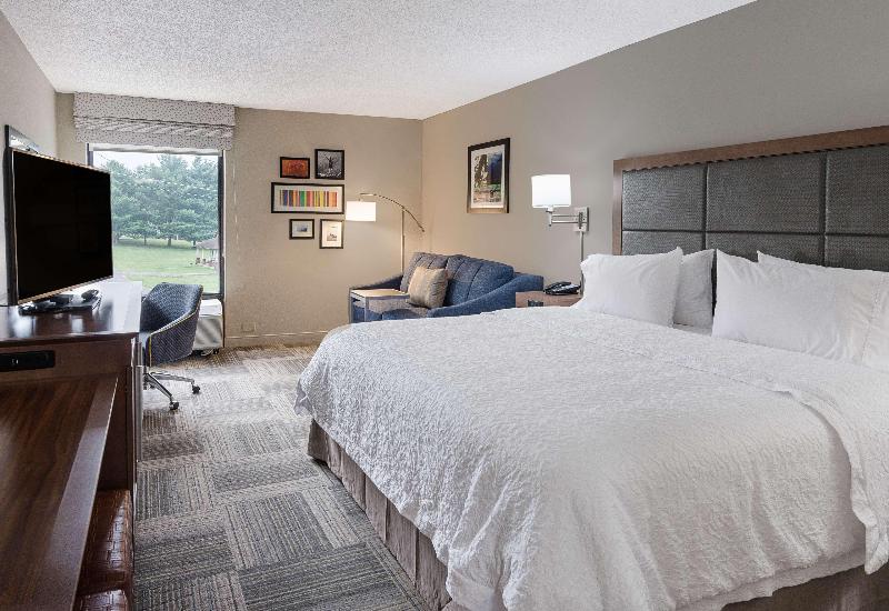 Hampton Inn Covington image
