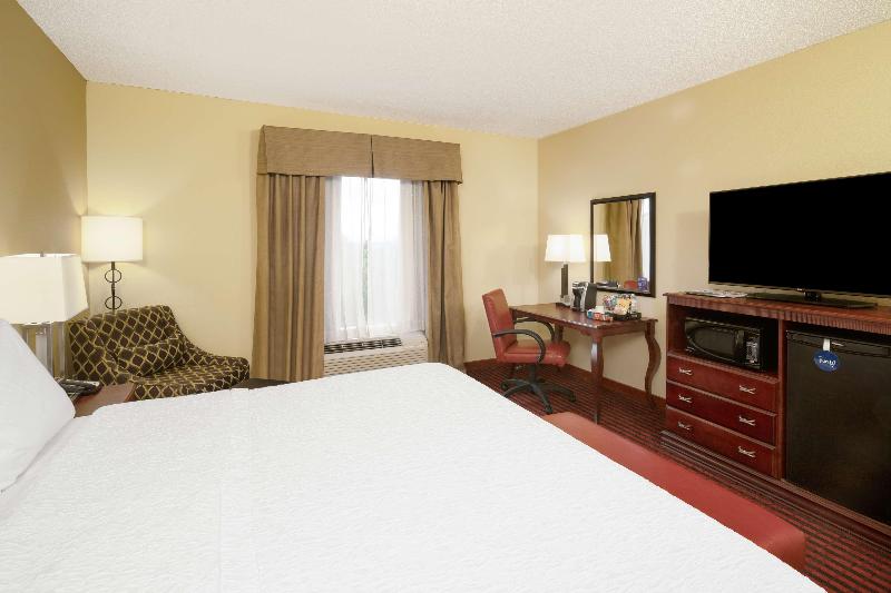 Hampton Inn Covington image