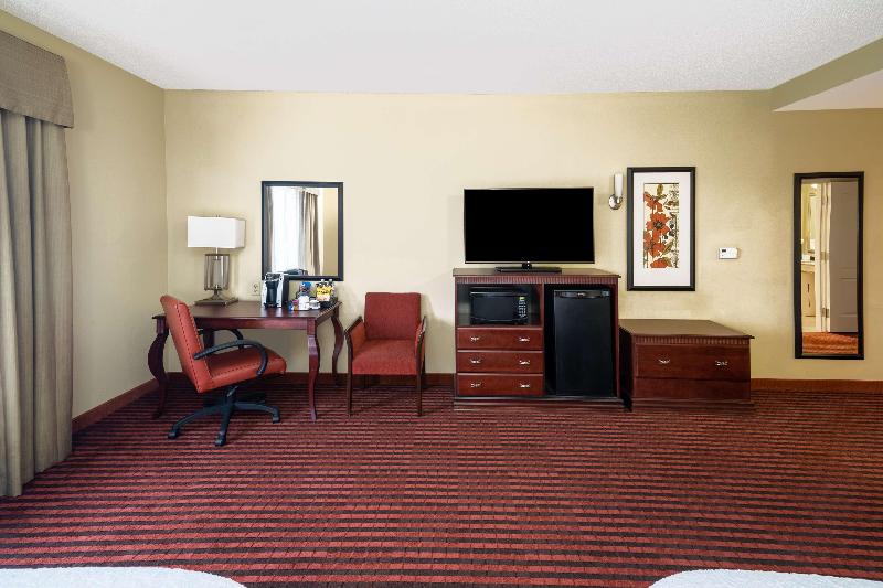 Hampton Inn Covington image