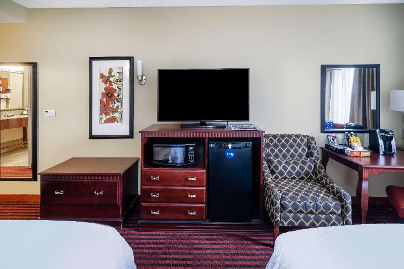 Hampton Inn Covington image
