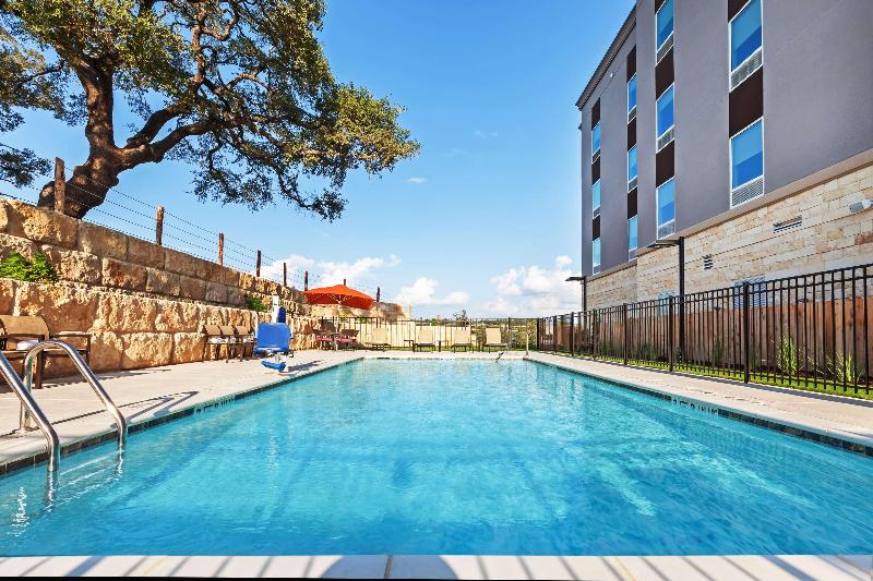 Hampton Inn Bulverde Texas Hill Country image