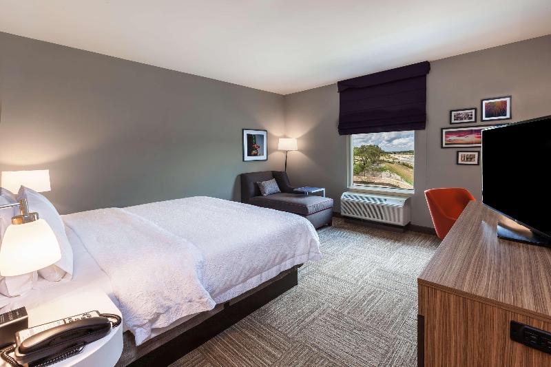 Hampton Inn Bulverde Texas Hill Country image