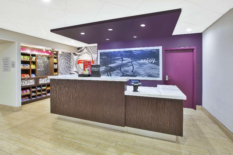 Hampton Inn & Suites Cleveland/Oakwood Village, OH image