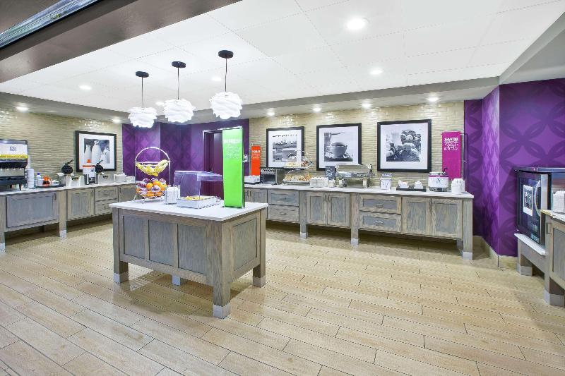Hampton Inn & Suites Cleveland/Oakwood Village, OH image