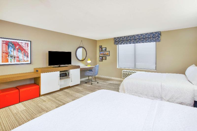 Hampton Inn & Suites Cleveland/Oakwood Village, OH image