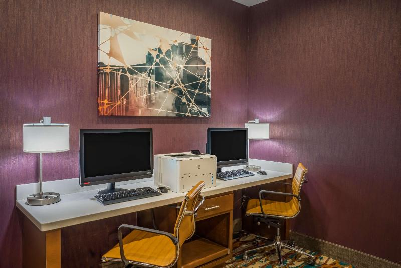 Hampton Inn Newport image