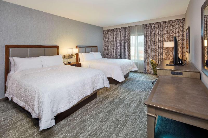 Hampton Inn & Suites Sacramento At Csus image