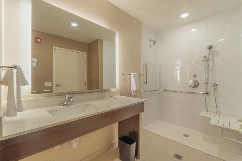 Fairfield Inn & Suites Gaylord image