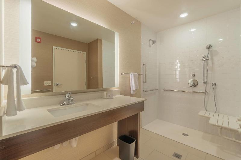 Fairfield Inn & Suites Gaylord image