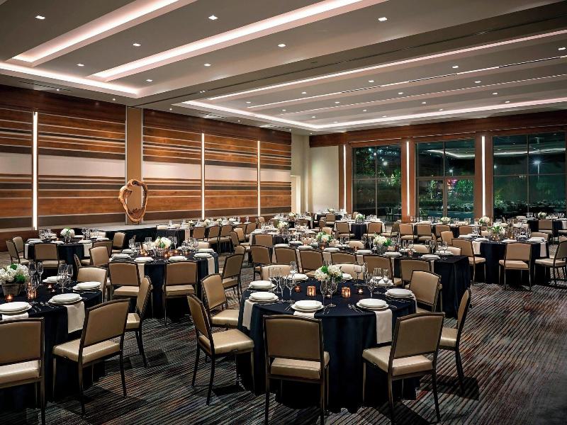 Marriott Irvine Spectrum image