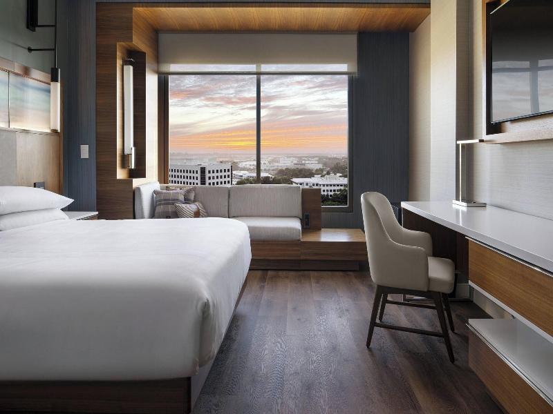 Marriott Irvine Spectrum image