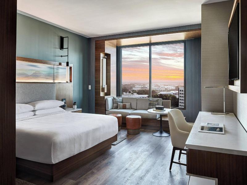 Marriott Irvine Spectrum image