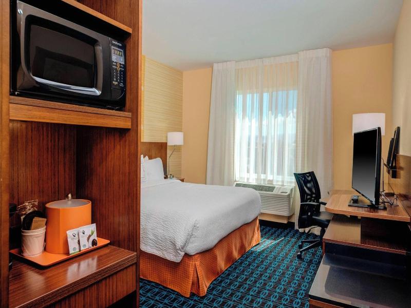 Fairfield Inn & Suites Hollister image