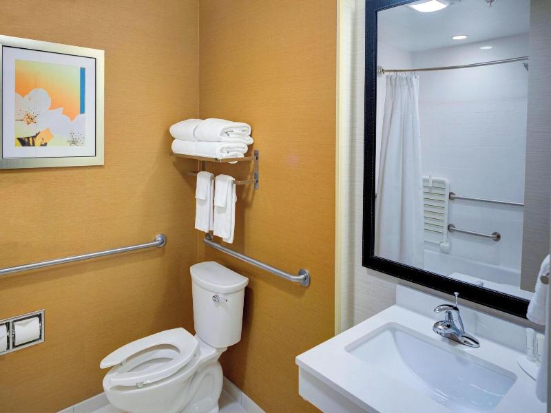 Fairfield Inn & Suites Hollister image