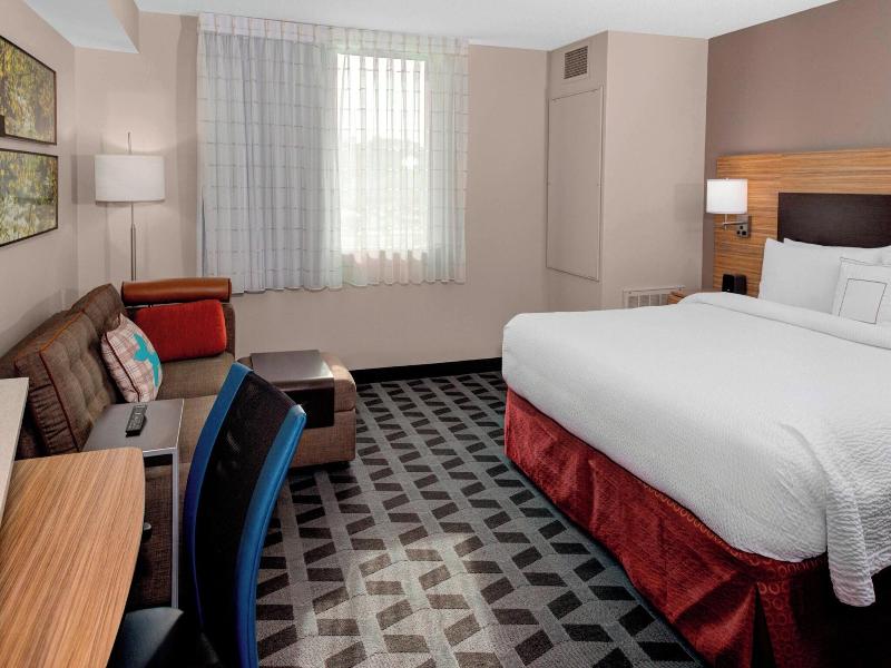 TownePlace Suites Parkersburg image