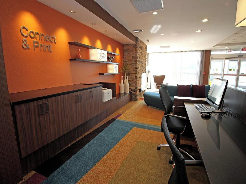 Fairfield Inn & Suites London image
