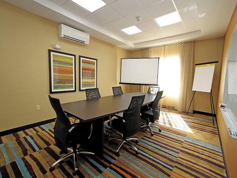 Fairfield Inn & Suites London image