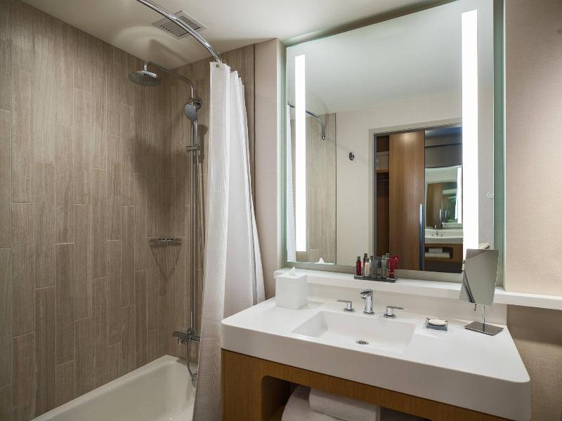 Marriott Marquis Chicago image
