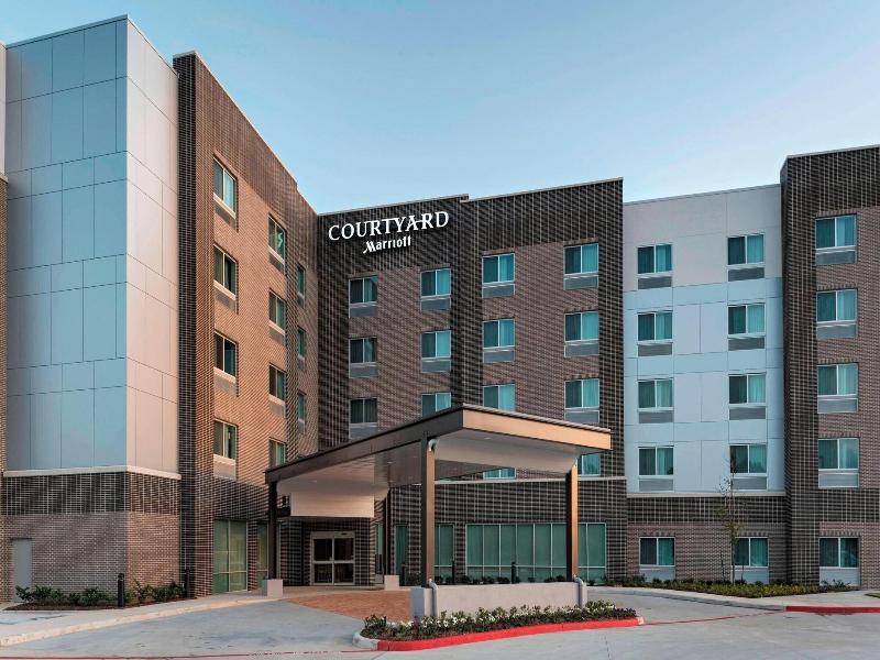 Courtyard Houston Sugar Land/Lake Pointe image