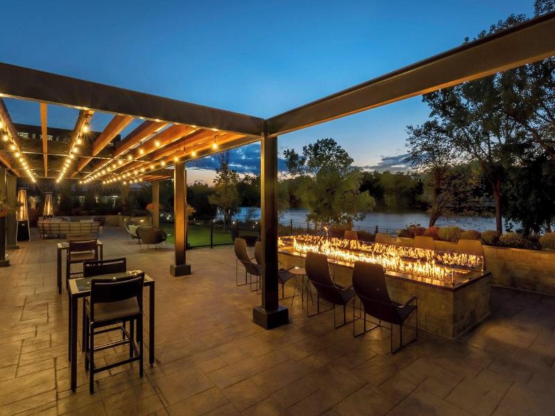 Courtyard Appleton Riverfront