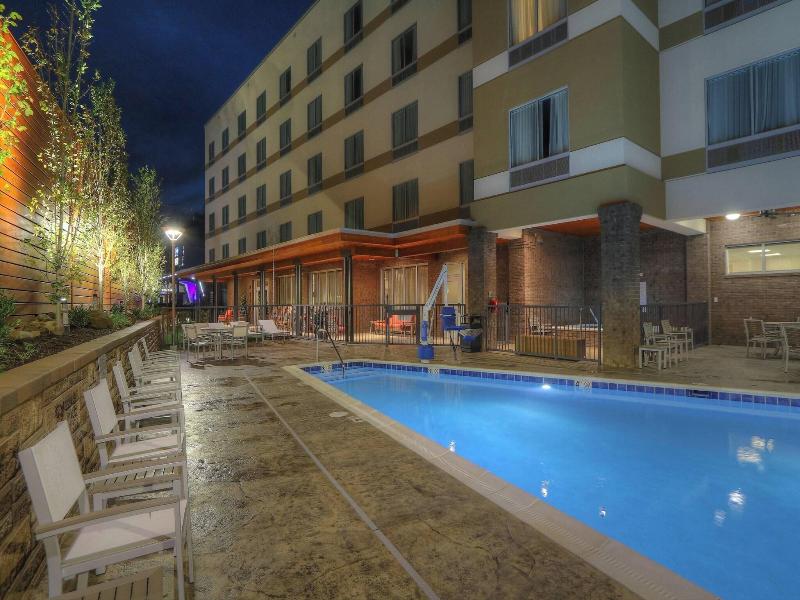 Fairfield Inn & Suites Gatlinburg Downtown — photo 42